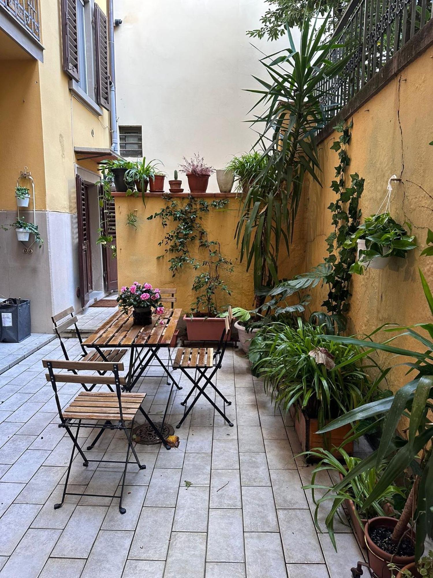 One-Bedroom Apartment With Patio Floransa Dış mekan fotoğraf