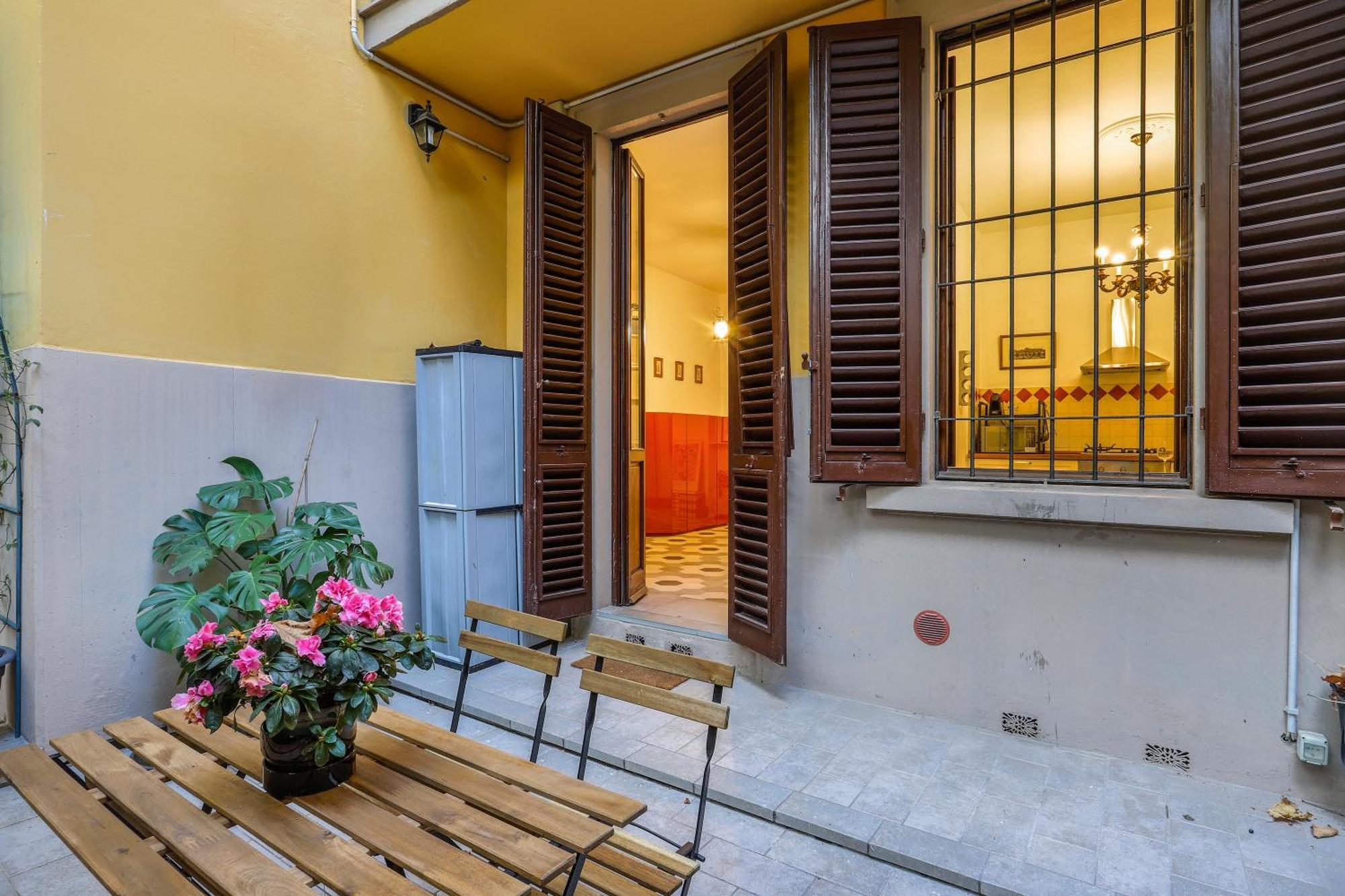 One-Bedroom Apartment With Patio Floransa Dış mekan fotoğraf