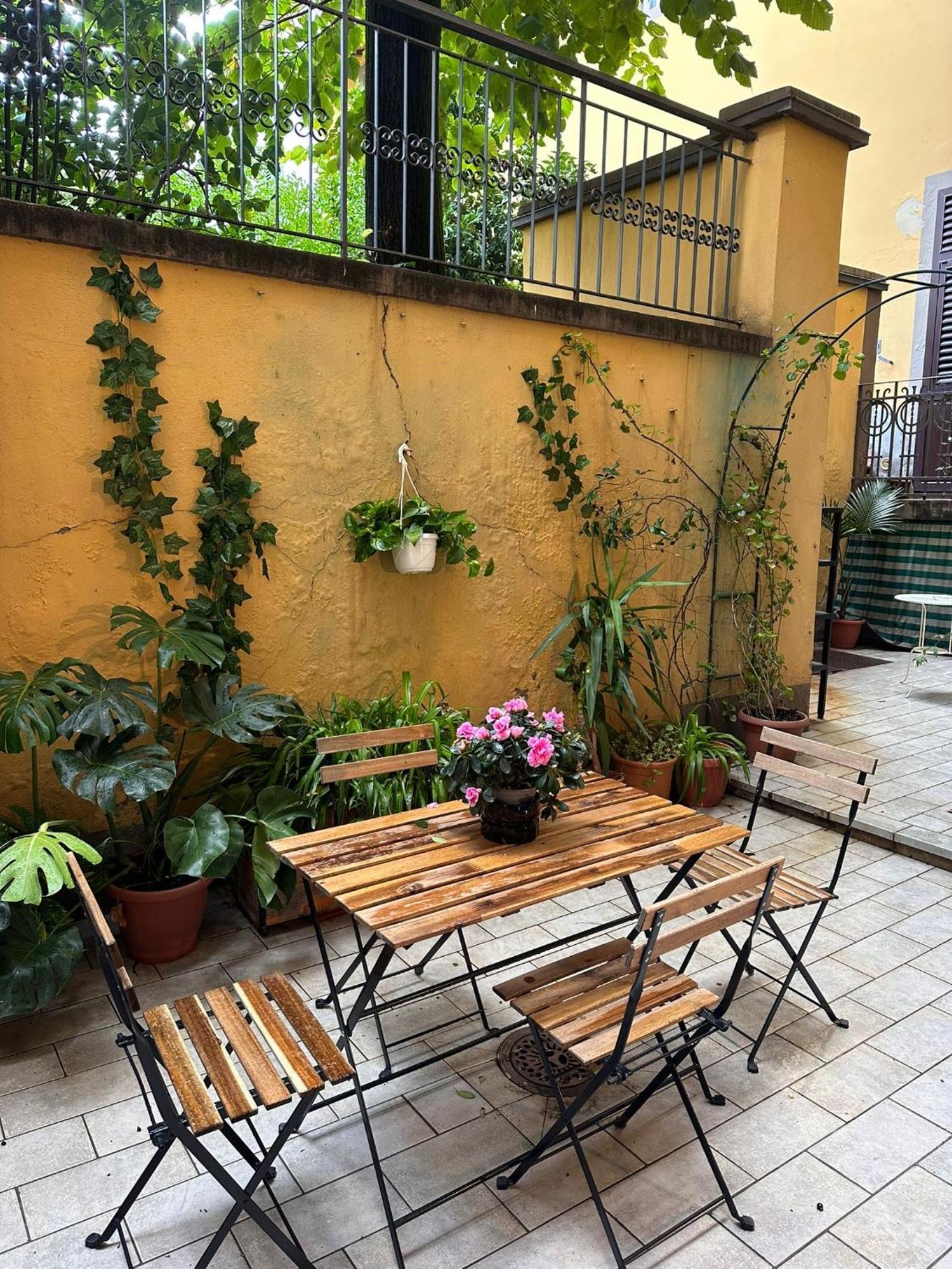 One-Bedroom Apartment With Patio Floransa Dış mekan fotoğraf